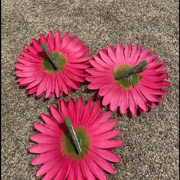 Flower clip accessories - Picture 2 of 2